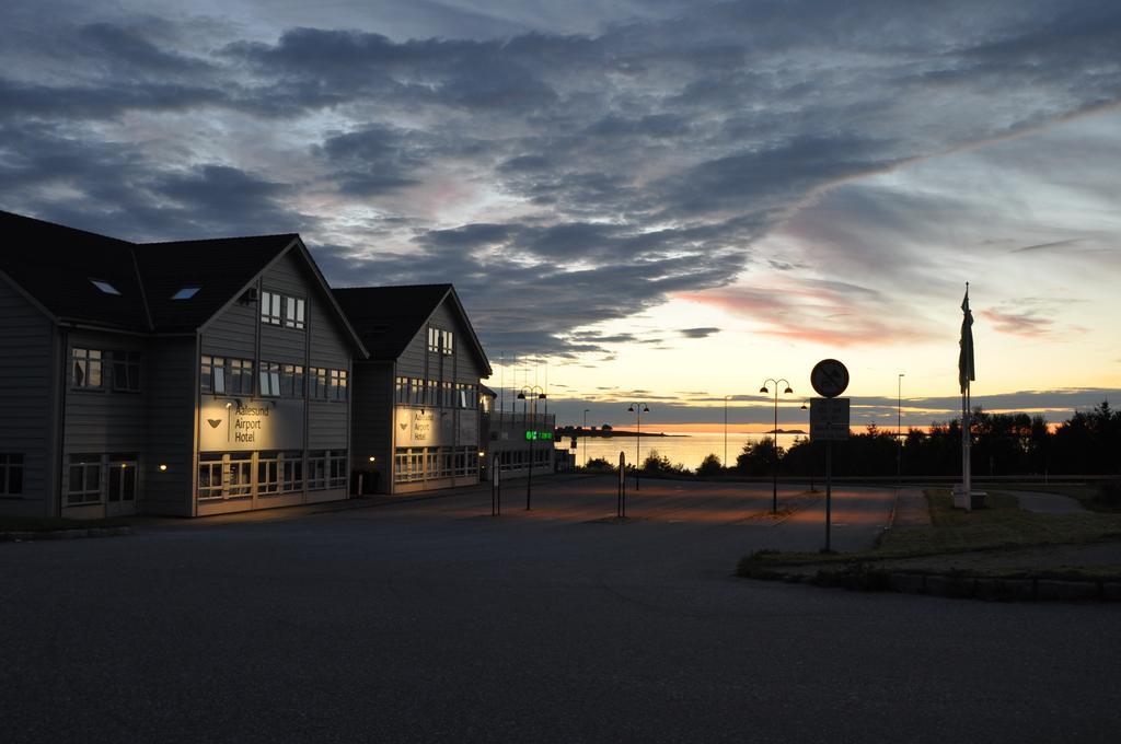 Aalesund Airport Hotel Ytterland Exterior foto